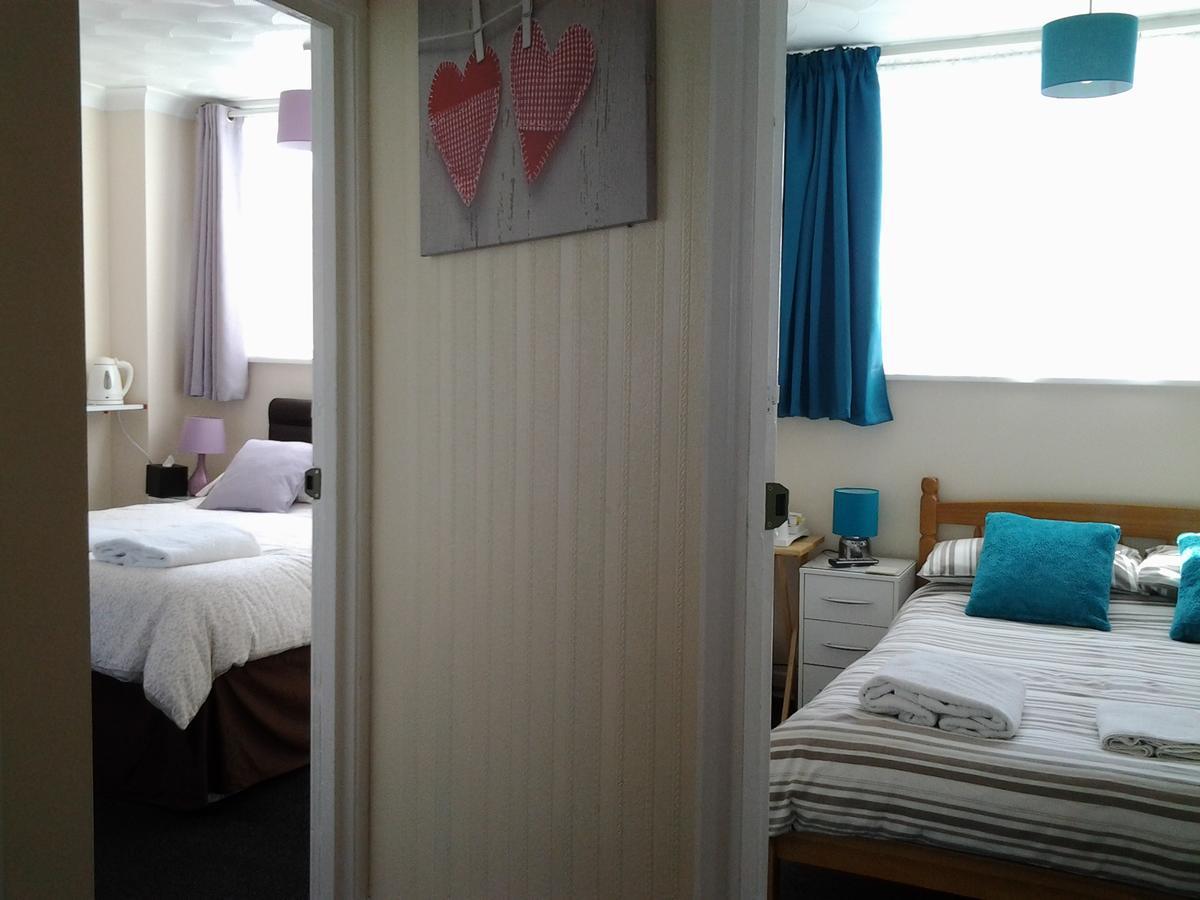 Twin Palms 2*