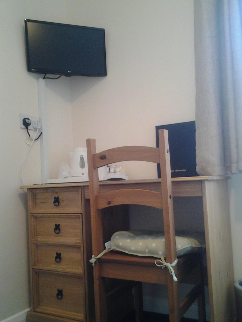 Twin Palms 2*